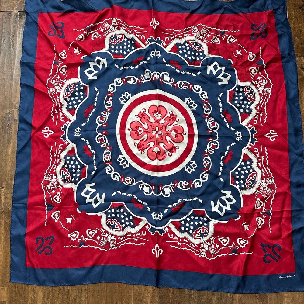 Vineyard Vines 100% Silk Red, White & Blue Bandana Medallion Scarf – 34" SQ-EUC